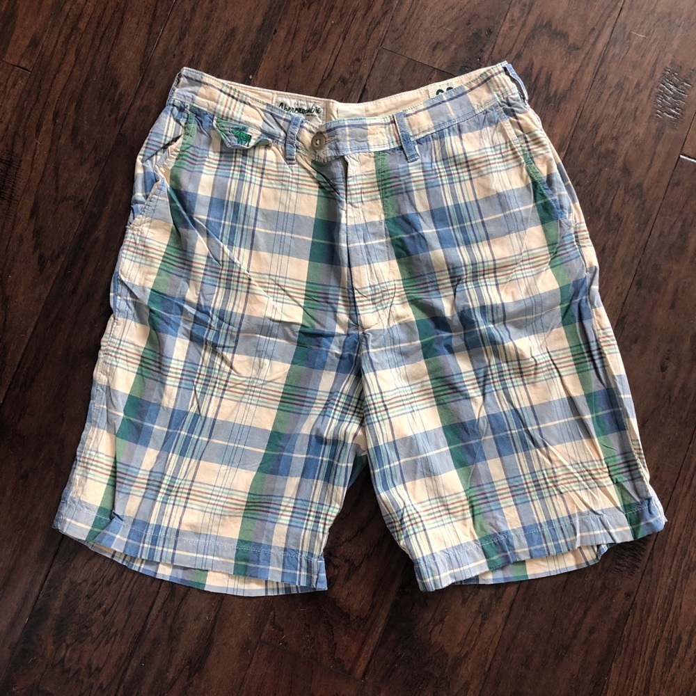 Men’s Abercrombie plaid shorts